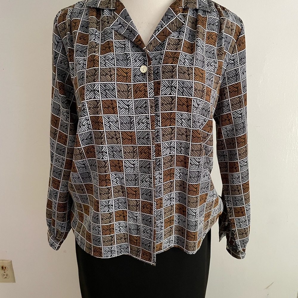 Koret Black and White Button Down Top